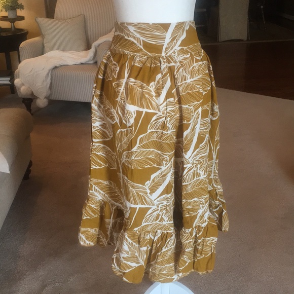 Linen Lux Mustard Colored Cullottes in Size Small - Picture 5 of 8